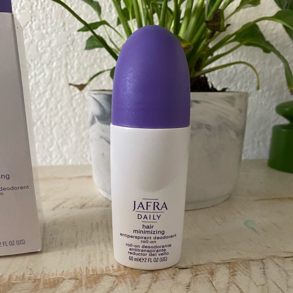 JAFRA Daily - Hair Minimizing Deodorant Roll-on